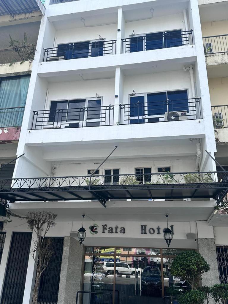 Fata Hotel By Project Borneo Кучинг Екстериор снимка