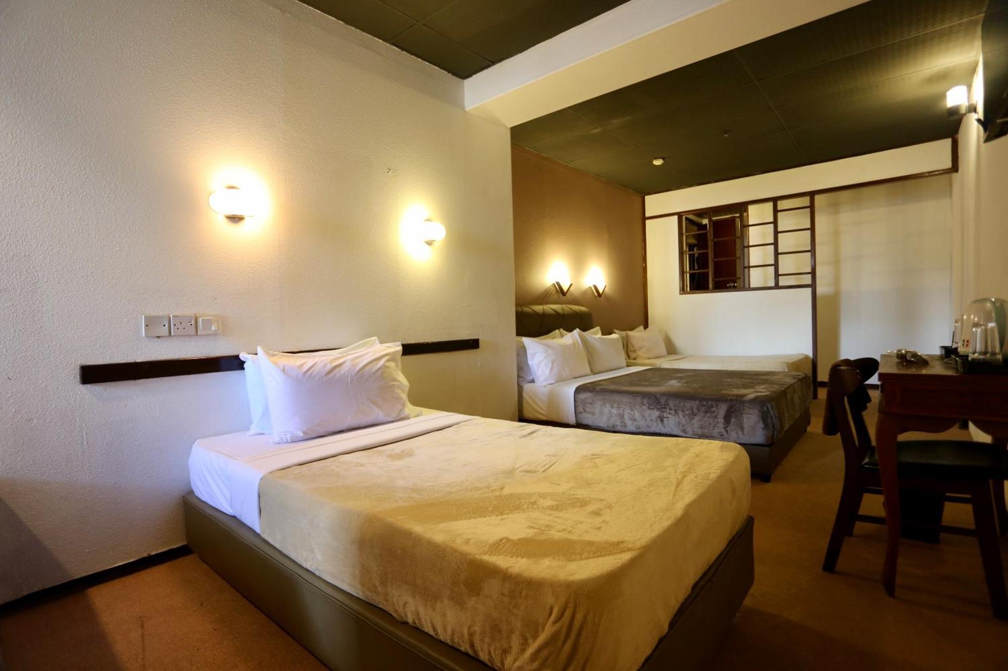 Fata Hotel By Project Borneo Кучинг Екстериор снимка