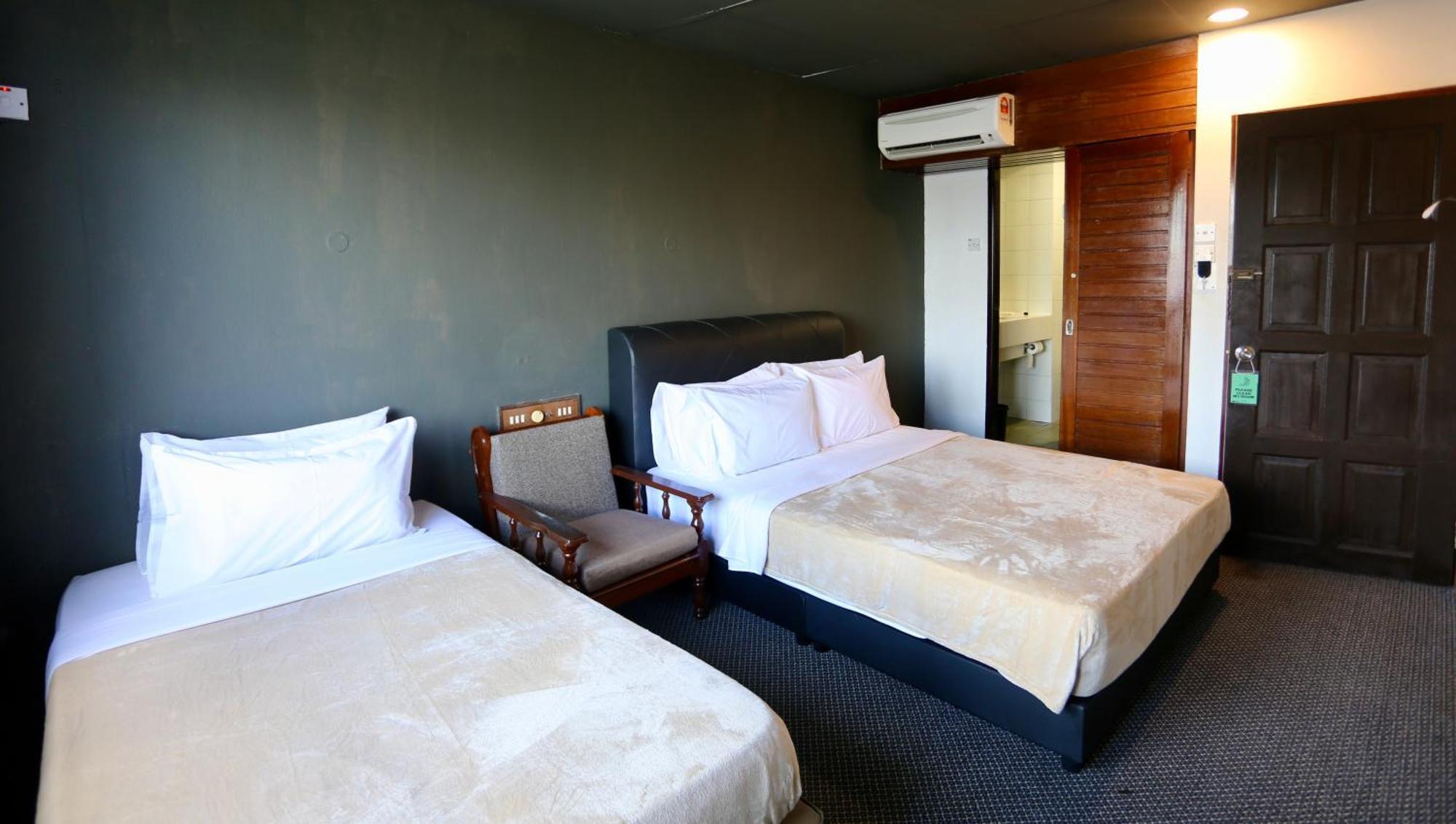 Fata Hotel By Project Borneo Кучинг Екстериор снимка